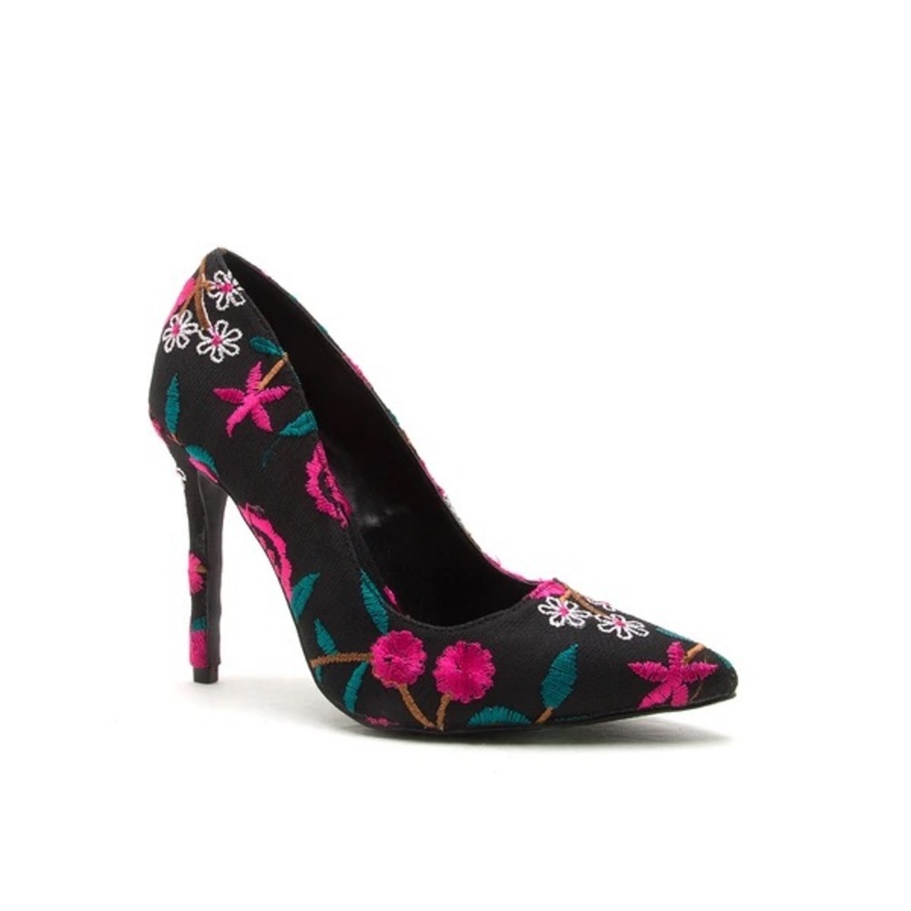 Black & Fuchsia Floral Embroidered Pumps